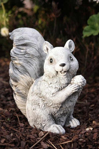 Steinfigur Eichhörnchen stehend, Frost- und wetterfest bis -30°C, massiver Steinguss