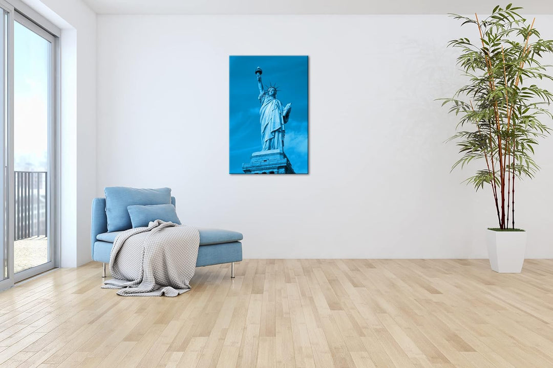 deyoli Die gigantische Freiheitsstatue Format 80x60 Effekt: Monocrome Blau als Leinwandbild, Motiv f