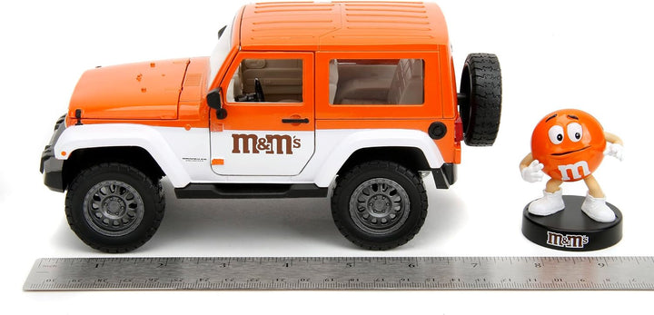 Jada Toys M&Ms Orange 2007 Jeep Wrangler 1:24 Fahrzeug und M&M Sammelfigur