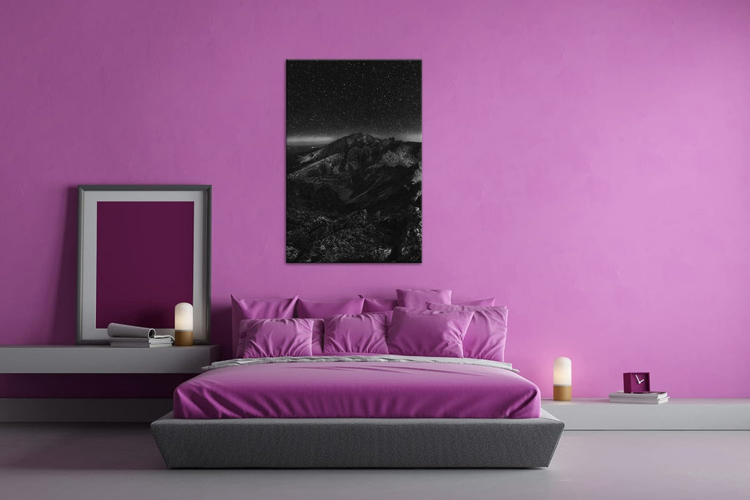 scheinende Nacht über den Bergen Effekt: Schwarz&Weiss, Format: 80x60 als Leinwandbild, Motiv fertig