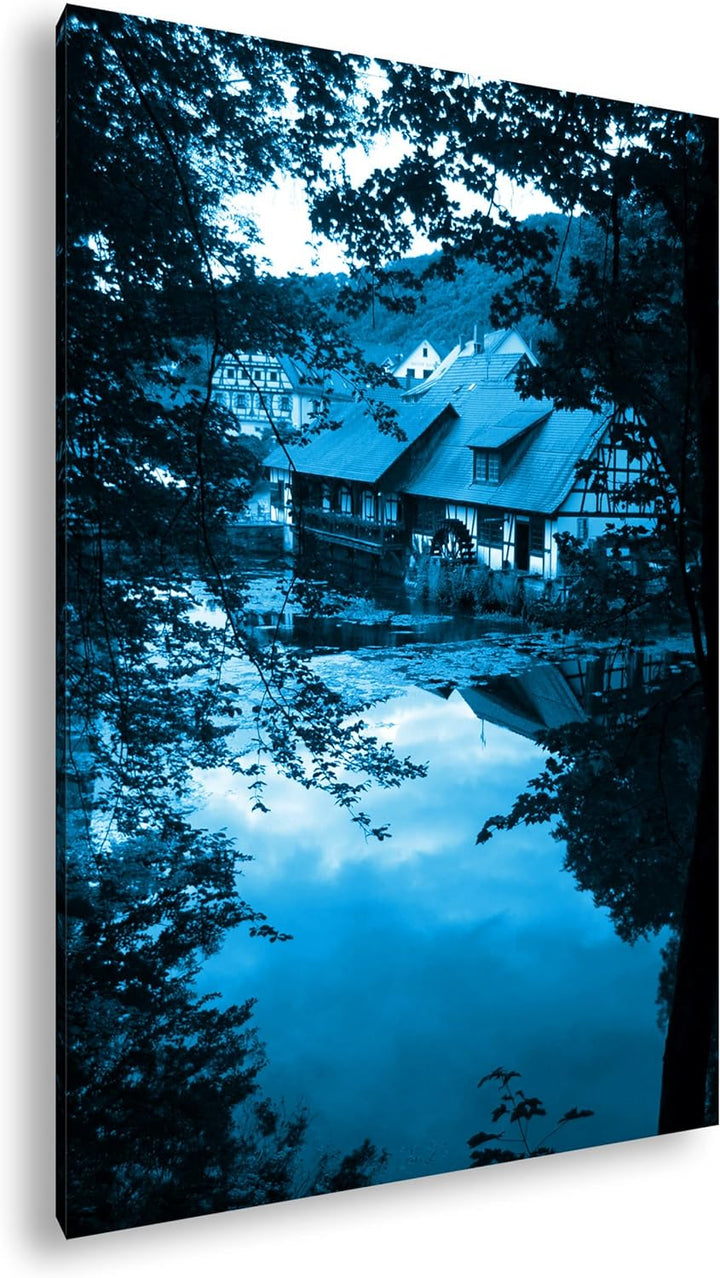 deyoli bezauberndes Dorf im Wald Format 80x60 Effekt: Monocrome Blau als Leinwandbild, Motiv fertig