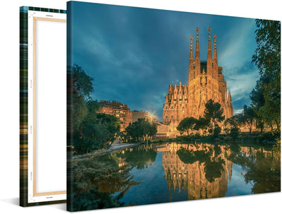 PICANOVA – Leinwandbild 100x75cm Sagrada Familia Barcelona – Leinwanddruck – Wandbild Kunstdruck Auf