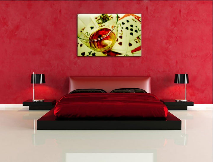 Pixxprint Glas Wein auf Spielkarten auf Leinwand, XXL riesige Bilder fertig gerahmt mit Keilrahmen,