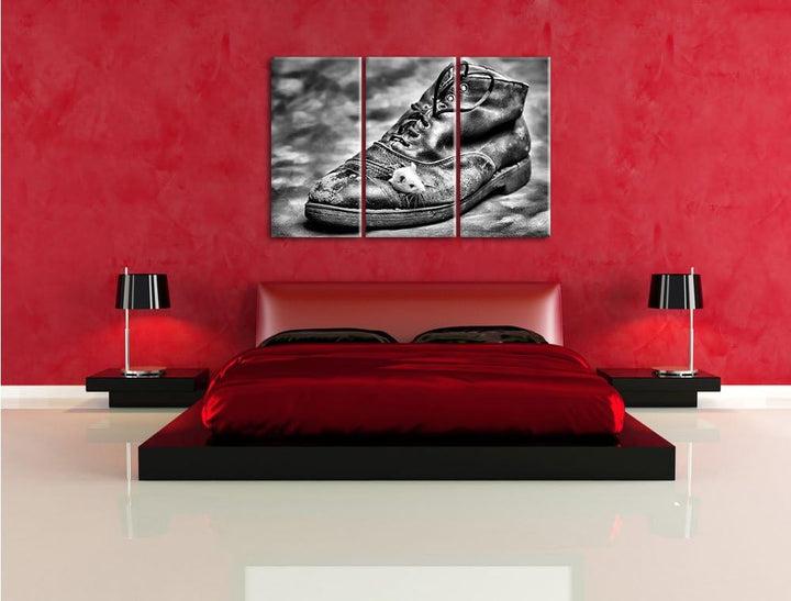 Pixxprint Maus, schwarzer Schuh, als Leinwandbild | Grösse: 3 Teilig (120x80) | Wandbild| Kunstdruck