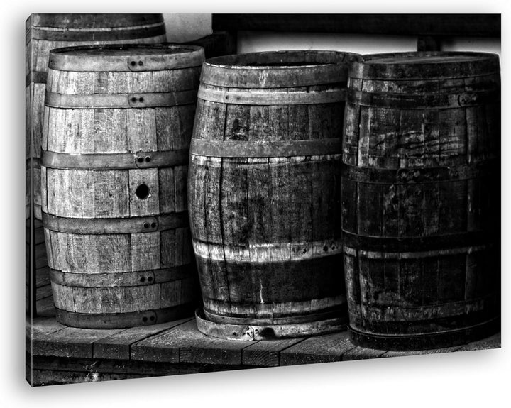 deyoli alte Holzfässer mit Wein Effekt: Schwarz/Weiss im Format: 80x60 als Leinwandbild, Motiv ferti