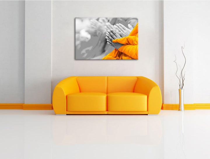 betende Mönche in Tibet schwarz/weiss Format: 100x70 auf Leinwand, XXL riesige Bilder fertig gerahmt