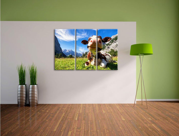 Pixxprint Kuh im Karwendelgebirge als Leinwandbild | Grösse: 3 Teilig (120x80) | Wandbild| Kunstdruc