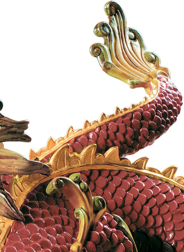 LLADRÓ Skulptur Majestätischer Drache. Drachen. Porzellan.