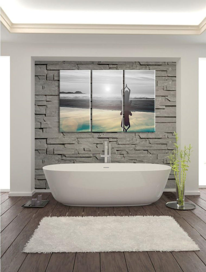 Pixxprint Frau in Einer Yogapose am Strand B&W Detail 3-Teiler Leinwandbild 120x80 Bild auf Leinwand