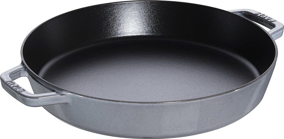 STAUB Bratpfanne mit Zwei Griffen, 34 cm. Grau, Gusseisen, Induktionsgeeignet, Graphitgrau 41.2 x 35