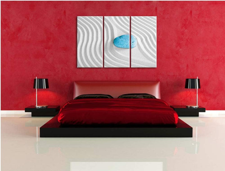 Ein Stein im Sand mit Wellenmuster schwarz/weiss 3-Teiler Leinwandbild 120x80 Bild auf Leinwand, XXL
