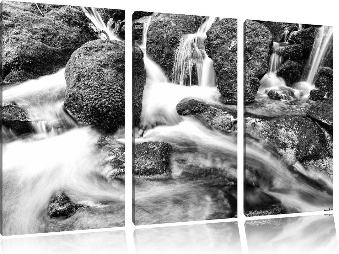 Pixxprint Gertelbach im Schwarzwald Kunst B&W 3-Teiler Leinwandbild 120x80 Bild auf Leinwand