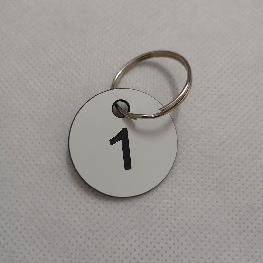 Sourcemall Kunststoff-ID-Nummernschilder mit Schlüsselringen (weiss, 1-100) 1-100 weiss, 1-100 weiss