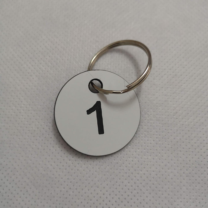 Sourcemall Kunststoff-ID-Nummernschilder mit Schlüsselringen (weiss, 1-100) 1-100 weiss, 1-100 weiss