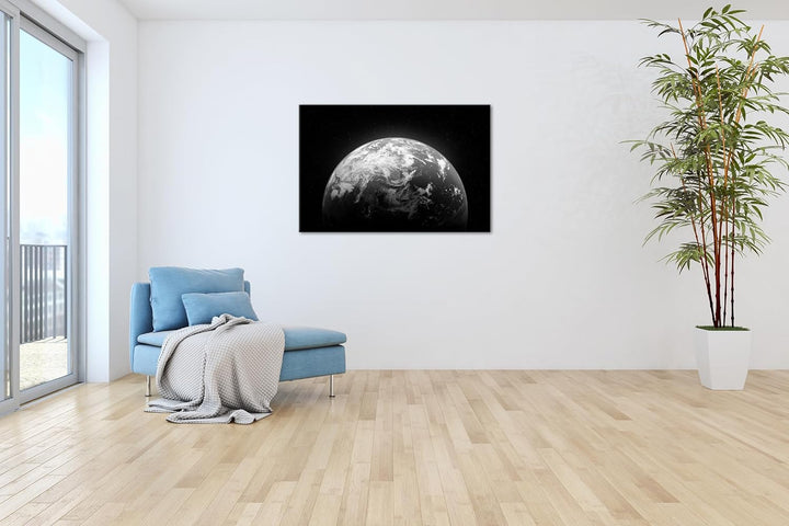 Planet Erde Format: 80x60 cm Effekt: Schwarz/Weiss als Leinwandbild, Motiv fertig gerahmt auf Echtho