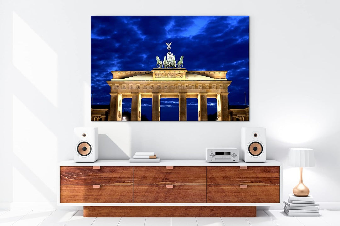 deyoli gigantisches Brandenburger Tor bei Nacht im Format: 80x60 als Leinwandbild, Motiv fertig gera