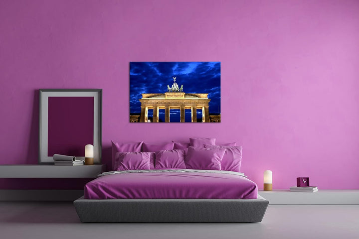 deyoli gigantisches Brandenburger Tor bei Nacht im Format: 80x60 als Leinwandbild, Motiv fertig gera