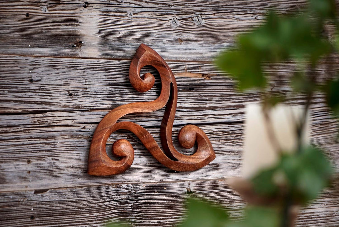 Windalf Pagan Celtic Holzbild Sheena Ø 30 cm Keltische Triskele als Wandornament Fairy Bohemian Gesc