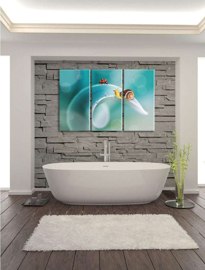 Pixxprint eine Schnecke und Marienkäfer / 3-Teilig/Gesamtmass 120cm Leinwandbild bespannt auf Holzra