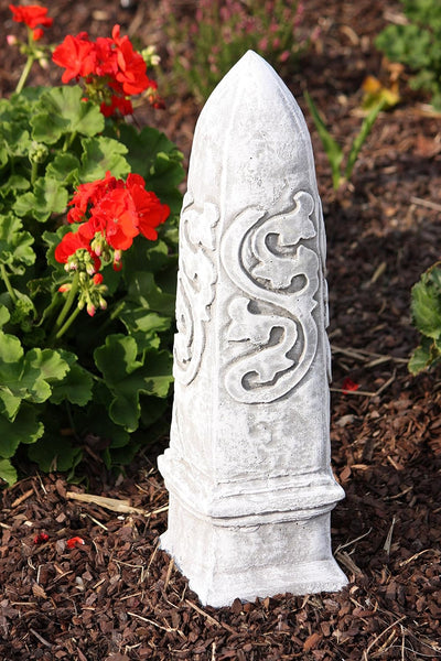 Steinskulptur Steinfigur Obelisk, Frost- und wetterfest, massiver Steinguss