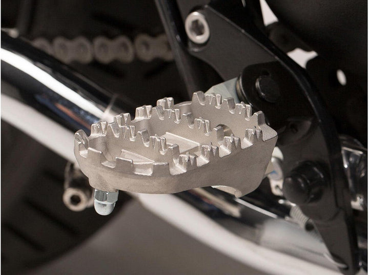 SW-MOTECH ION Fussrasten-Kit für Bonneville/T100 (04-), Scrambler (05-)