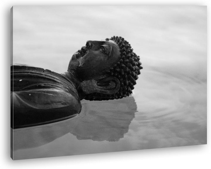 deyoli Buddha Statue am Wasser Effekt: Schwarz/Weiss im Format: 80x60 als Leinwandbild, Motiv fertig