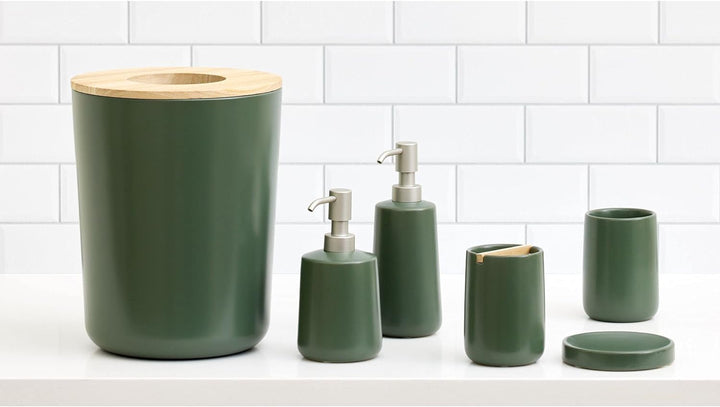 iDesign Kosmetikeimer, kleiner Mülleimer aus Metall und Holz für Waschtisch, Schreibtisch, Esstisch