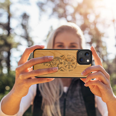 Carveit Holz Cover für iPhone 15 hülle, Kompatibel mit Magsafe Silikon Stossfeste Cover, Magnetisch