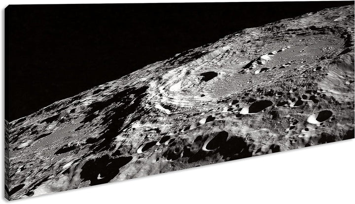 Oberfläche des Mondes Panorama 120x60 cm als Leinwandbild, Motiv fertig gerahmt auf Echtholzrahmen,