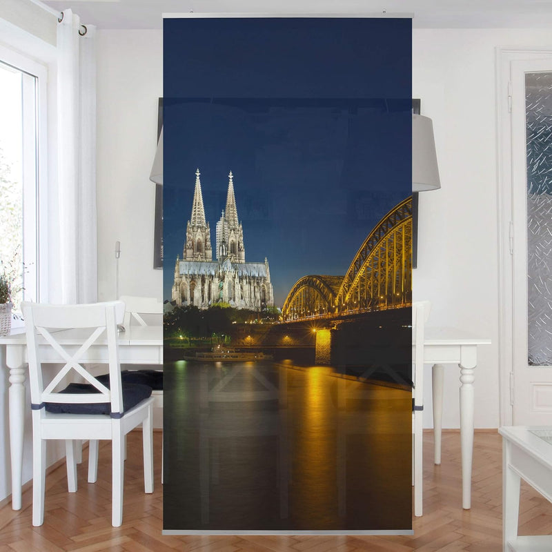 Bilderwelten Raumteiler Köln bei Nacht 250x120cm inkl. transparenter Halterung, inkl. transparenter