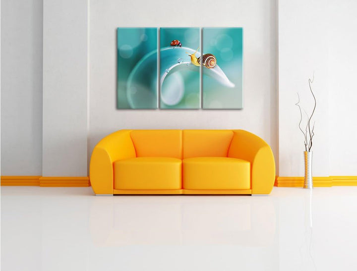 Pixxprint eine Schnecke und Marienkäfer / 3-Teilig/Gesamtmass 120cm Leinwandbild bespannt auf Holzra