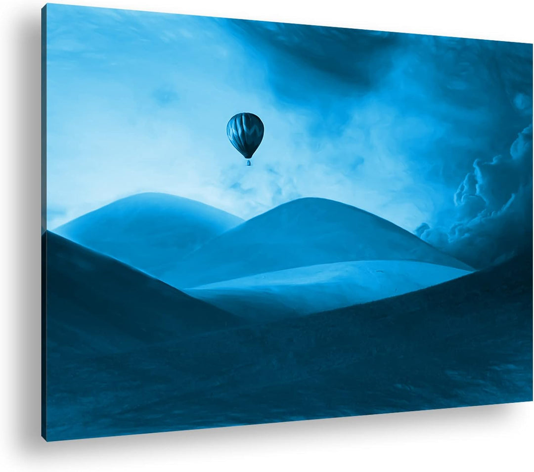 deyoli gezeichneter Heizluftballon über Wüstenlandschaft Format 80x60 Effekt: Monocrome Blau als Lei