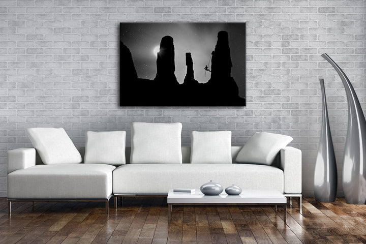 deyoli Silhouette eines Bergsteigers Format: 80x60 Effekt: Schwarz/Weiss als Leinwand, Motiv fertig