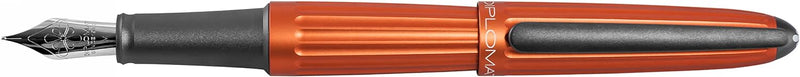 DIPLOMAT - Geschenkset Füllfederhalter Aero Stripes - Orange - 1 Füllhalter + 1 Tintenfass mit orang