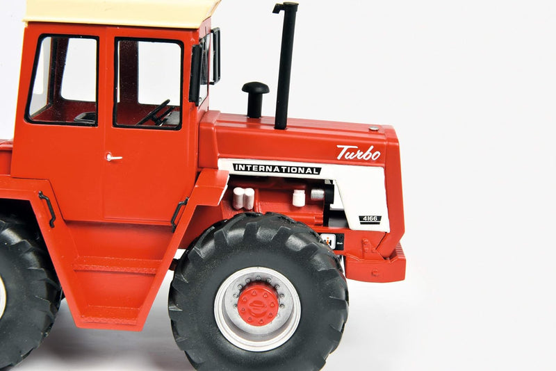 Schuco 450910900 International 4166, Traktor, Modellauto, Massstab 1:32, Limited Edition 1.500, Resi