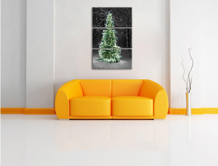 Pixxprint Weihnachtsbaum im Winterwald als Leinwandbild/Grösse: 3 Teilig (120x80) cm/Wandbild/Kunstd