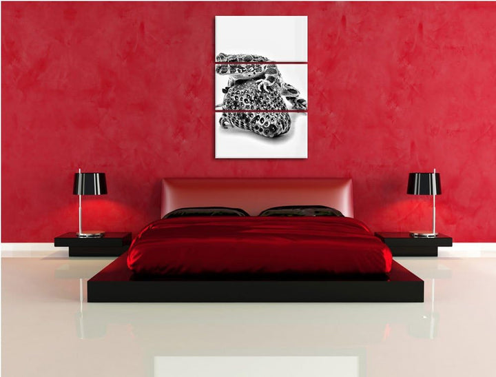Pixxprint Monocrome, Strawberry Frog Glas Erdbeere Frosch 3-Teiler Leinwandbild 120x80 Bild auf Lein