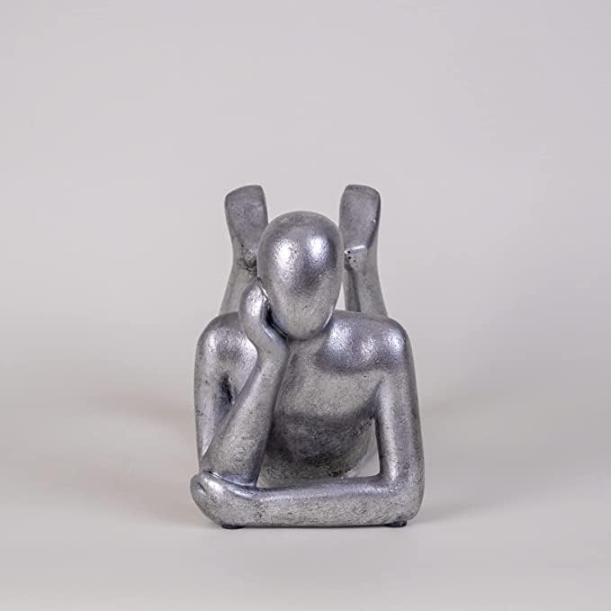 IDYL Moderne Skulptur Figur Sandsteinguss Lying Man | wetterfest |silberfb. | Masse 31x14x19 cm | De
