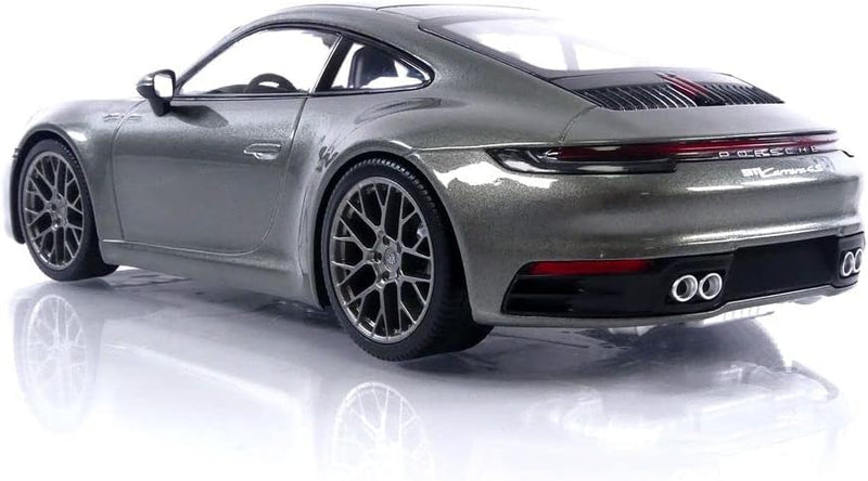 Minichamps 155067328 1:18 Porsche 911 Carrera 4S-2019-Green Metallic Sammlerstück Miniaturauto, grün