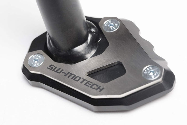 SW-MOTECH Seitenständerfuss-Verbreiterung, Schwarz/Silbern für KTM 1050/1090/1190 Adv,1290 Sadv