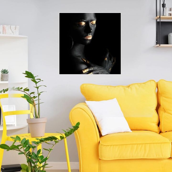 wandmotiv24 Poster als Wanddeko, Grösse 50x50cm, Gold Collection, Frau in Schwarz, goldene Highlight