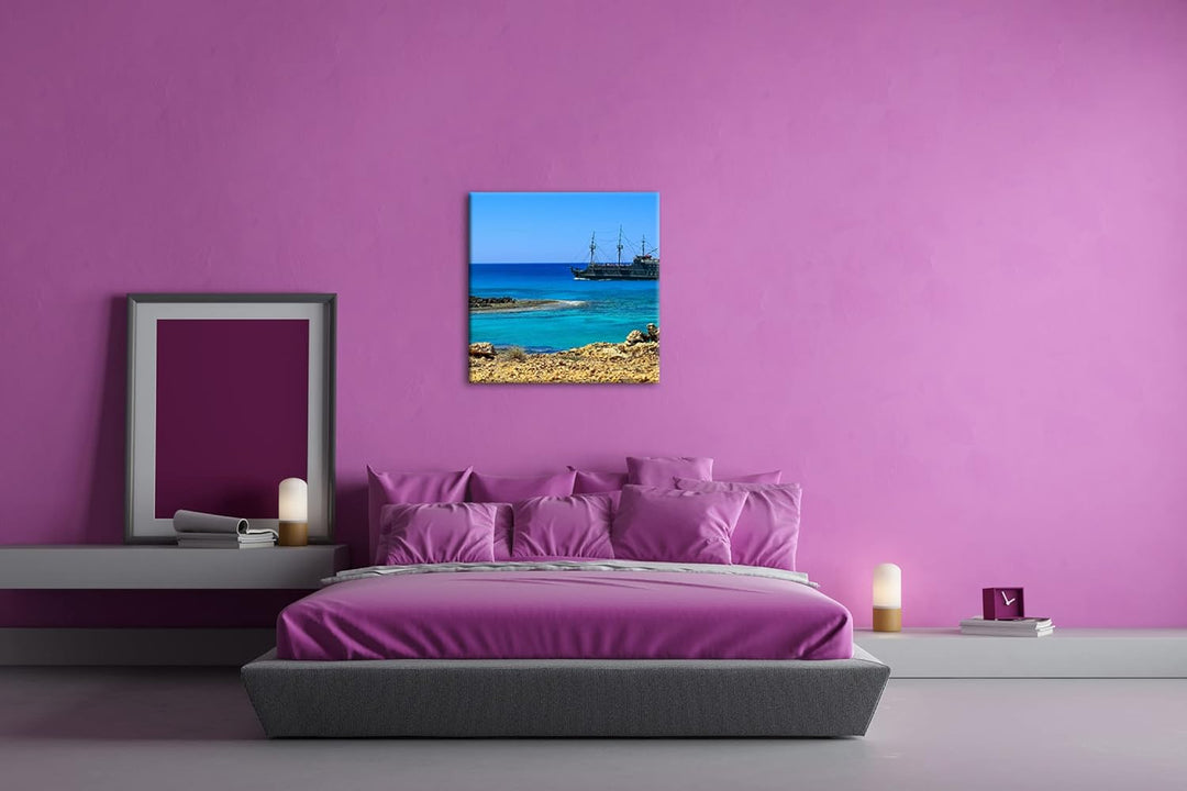 angelegtes Schiff an der Küste Format: 70x70 cm als Leinwandbild, Motiv fertig gerahmt auf Echtholzr