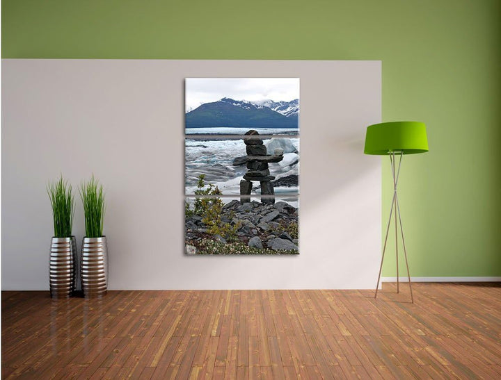 Pixxprint Steinmenschskulptur in winterlicher Landschaft 3-Teiler Leinwandbild 120x80 Bild auf Leinw