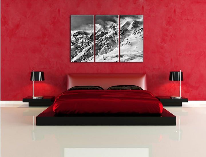 Pixxprint Monocrome, schneebedeckte Berggipfel 3-Teiler Leinwandbild 120x80 Bild auf Leinwand