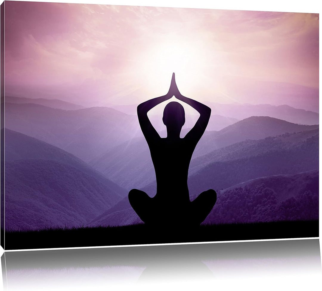 Pixxprint Meditierender Mann in den Bergen / 100x70cm Leinwandbild bespannt auf Holzrahmen/Wandbild