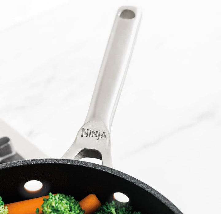 Ninja Foodi ZEROSTICK stapelbare Bratpfanne mit Deckel 26cm, harteloxiertes Aluminium, langlebig, pl