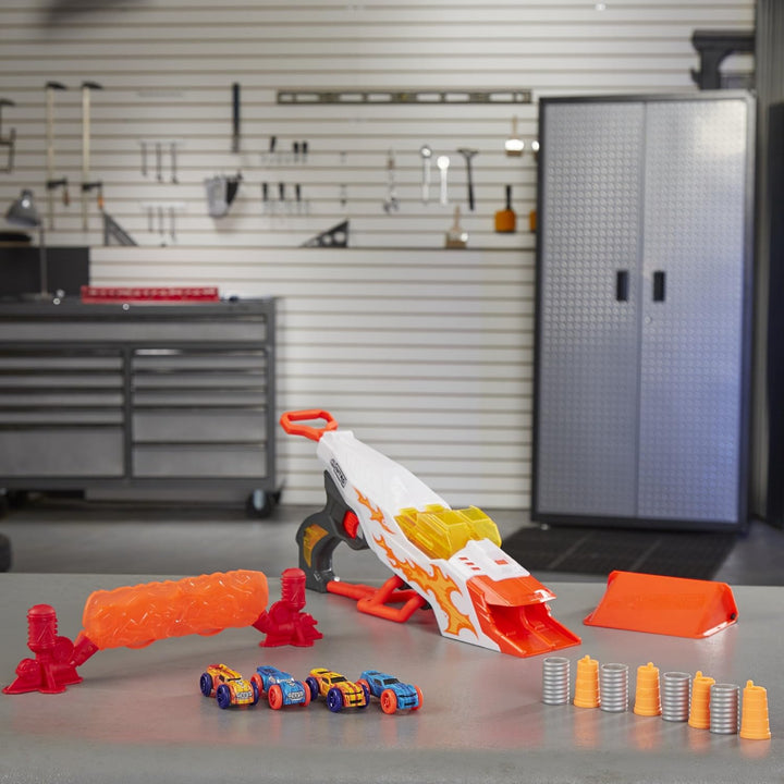 NERF Hasbro Nitro E0858EU4 Doubleclutch Inferno, Fahrzeugblasterset Multicolour