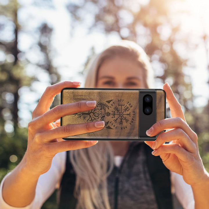 Carveit Holz Handyhülle für Google Pixel 7a Cover [Einzigartiges Design Case] Stossstange hülle Komp