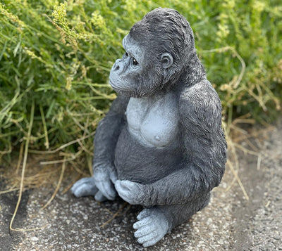 Stone and Style Steinfigur Gorilla Ben AFFE frostfest Steinguss Gartenfigur