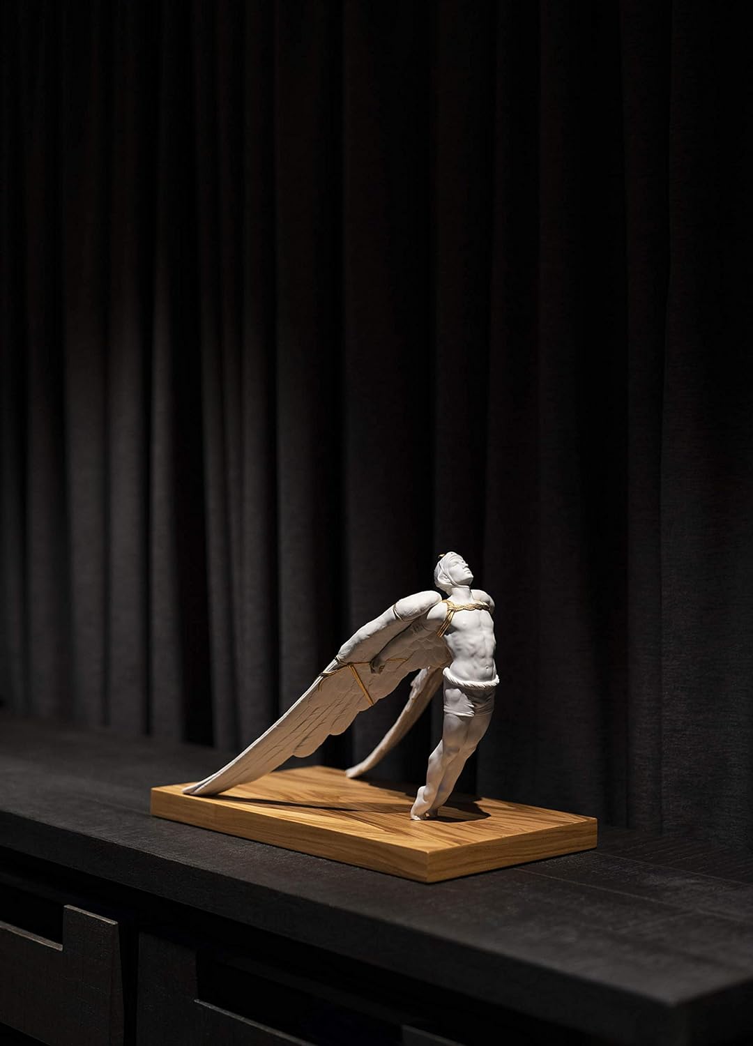 LLADRÓ Figur Ikarus. Icarus. Porzellan.